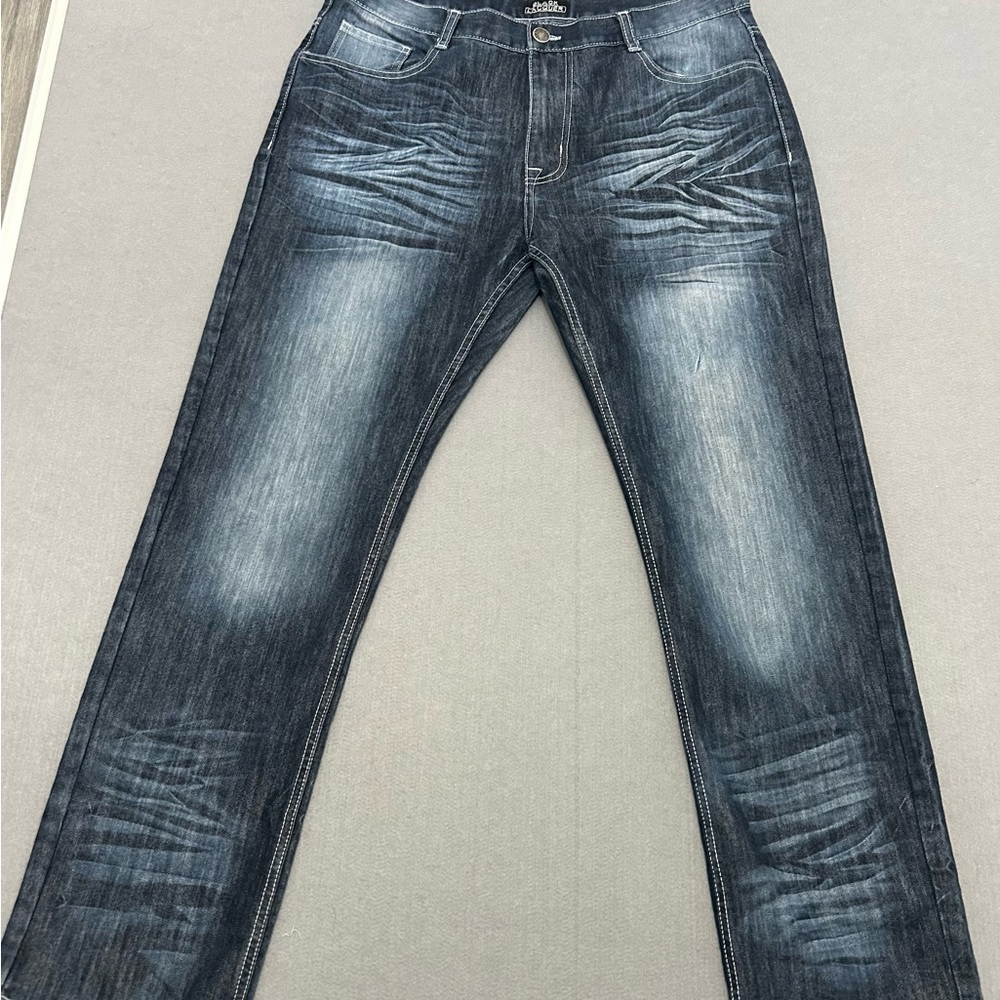 Men’s Black Lacquer Dark Wash Distressed Straight-Leg Jeans Size 38